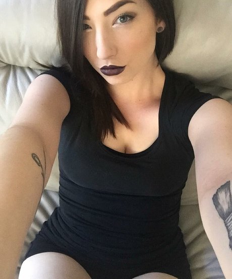 flachbrüstige onlyfans top erotische fotos