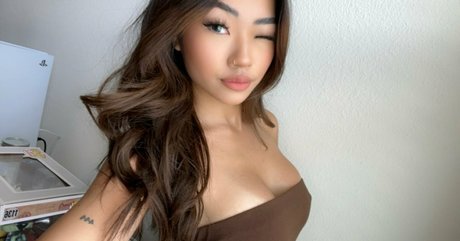 vollbusige brünette onlyfans xxx heiße foto