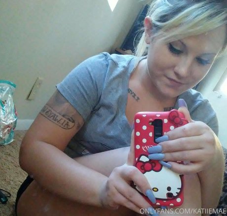 katiiemaedagoat heiße nacktheit bilder