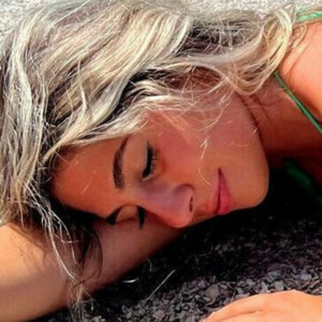 Allison Vallerand top pornographische foto