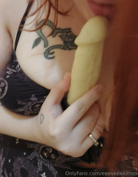 eeeveeekitten nackt erotische foto