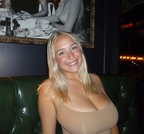 heißeste ladyboy-onlyfans porno nackt bild