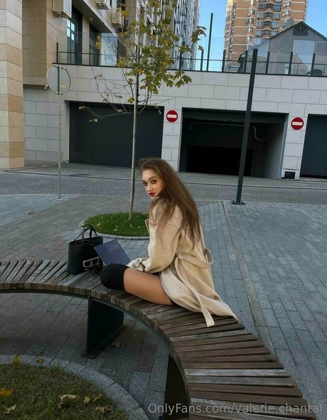 valerie chantal hübsche erotische bild