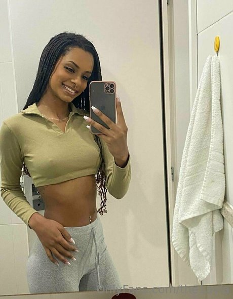 the1ayla schauspielerin akt fotos