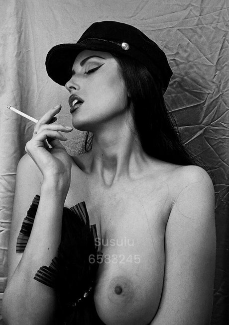 heiße blonde onlyfans kunst nackten fotos