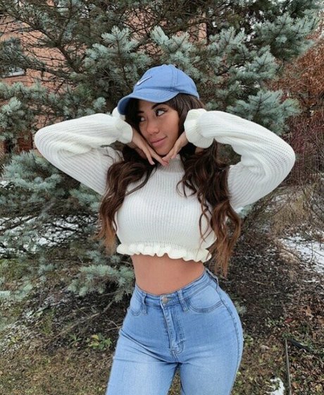 Celine Paolini erwachsene sexy foto