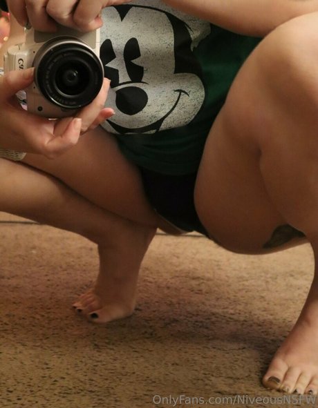 niveousnsfw nacktheit akt bild