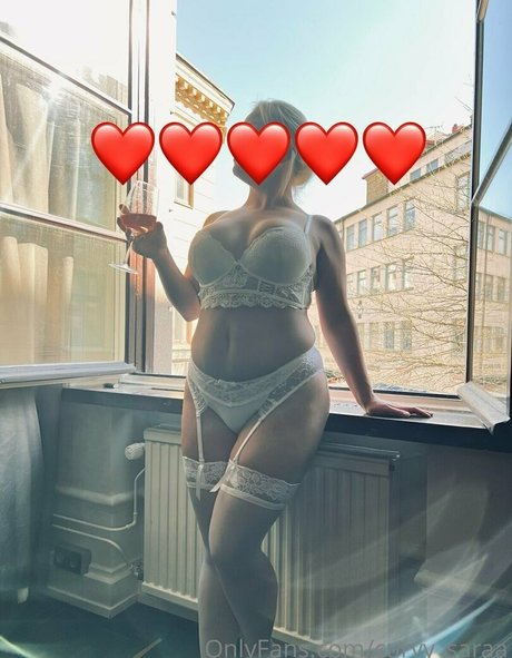 curvy saraa xxx nacktheit foto