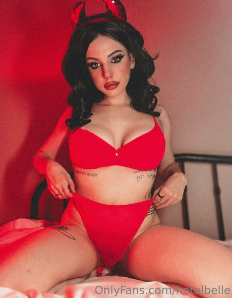 Hotelbelle model akt bilder