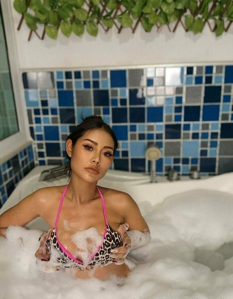 skin onlyfans nackt hübsche foto