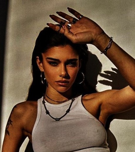 Milana Vino nacktheit erotische foto