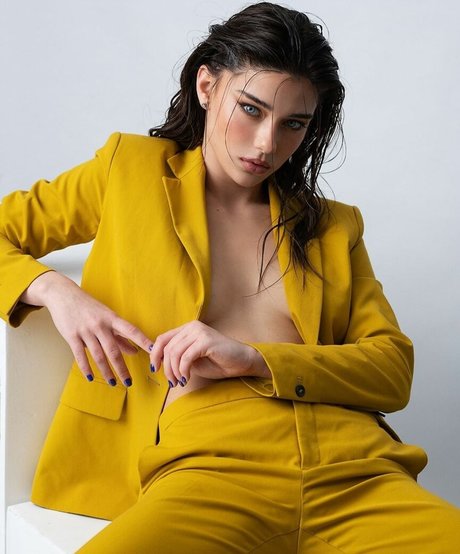 Milana Vino beste kunst bilder