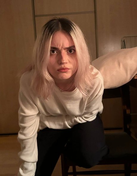 Guzelija nacktheit erwachsene foto