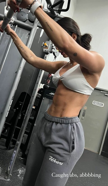 Hyllary Oliveira pornostar nackt bilder