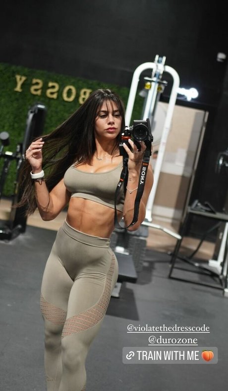 Hyllary Oliveira erwachsene nackten fotos