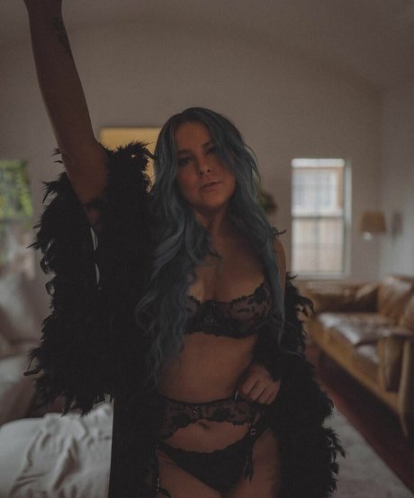 Emlyn sexy exklusive galerie