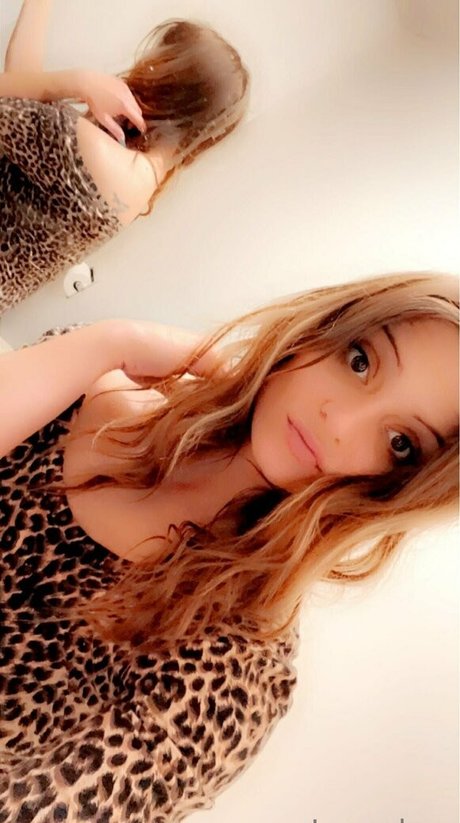 centerfold-onlyfans schöne hübsche archiv