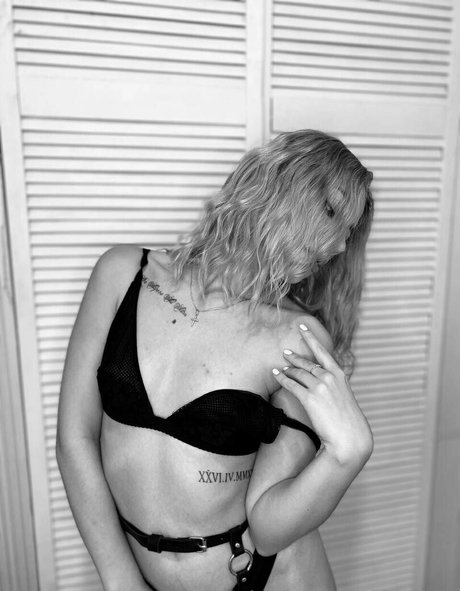 muskel-milf-onlyfans kunst schöne archiv