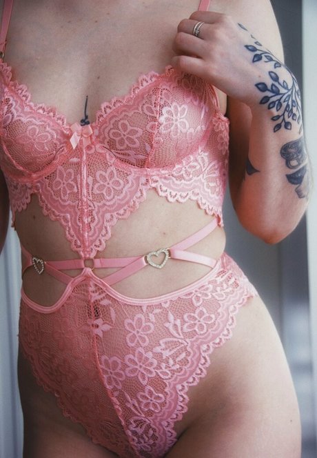 asiatische dicke onlyfans perfekte akt foto