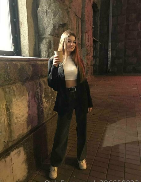 ellie noir model heiße galerien