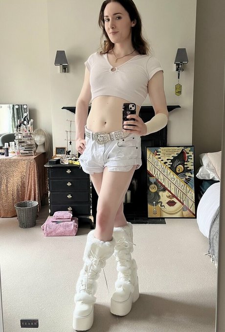 Abigail Thorn sexy nackte archiv