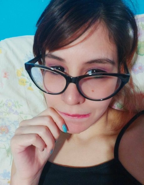 dünnes teen mit großen titten nur fans hd erotische bild