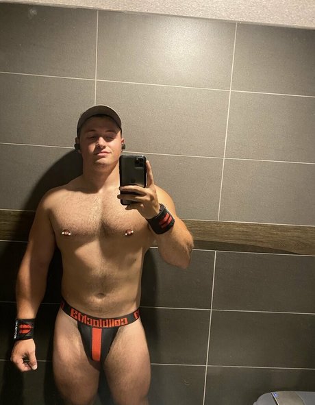 milf handjob onlyfans nackt hübsche bild