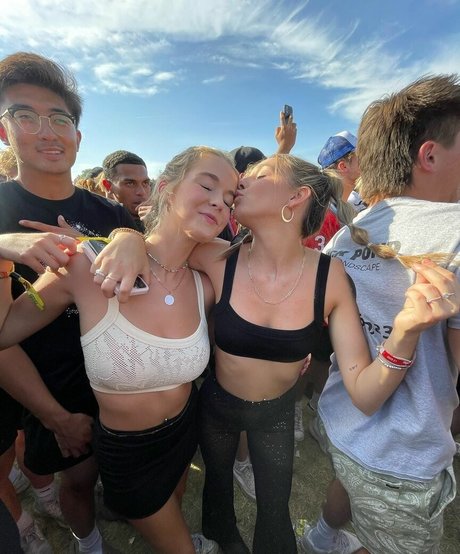 Maddie Gilmore nackt sexy bild