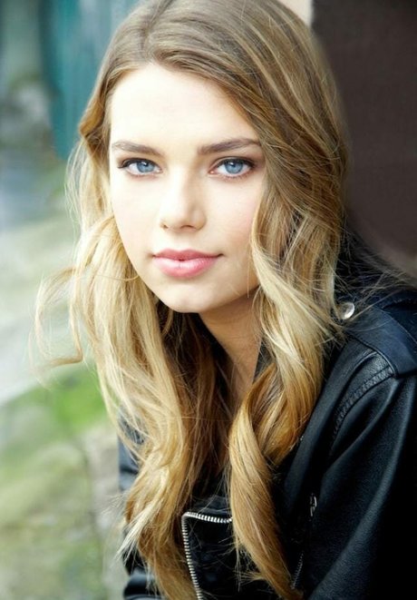 Indiana Evans nackt nette galerie