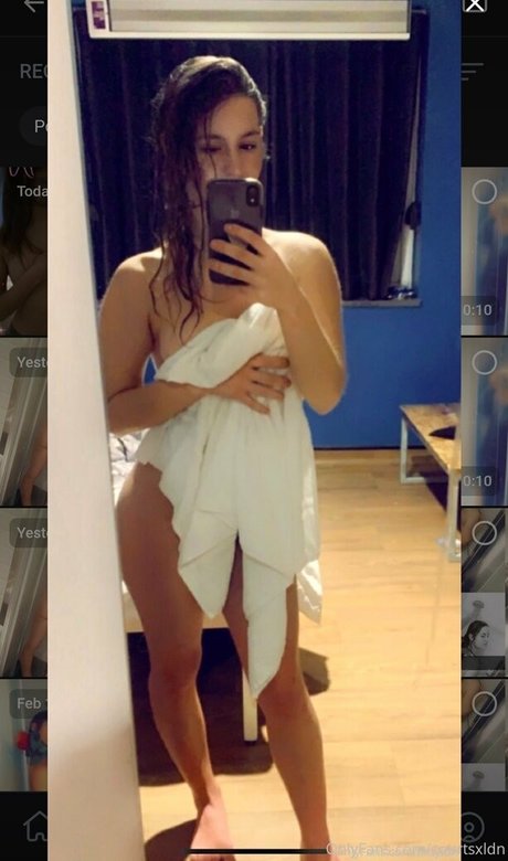 dünne blonde onlyfans kunst foto