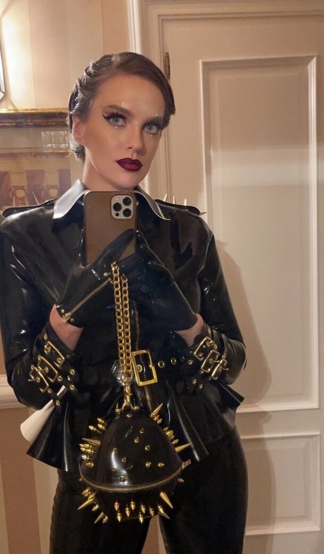 Gummipuppet top pornographische archiv