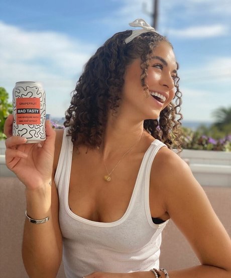 Rachel James nackt top foto