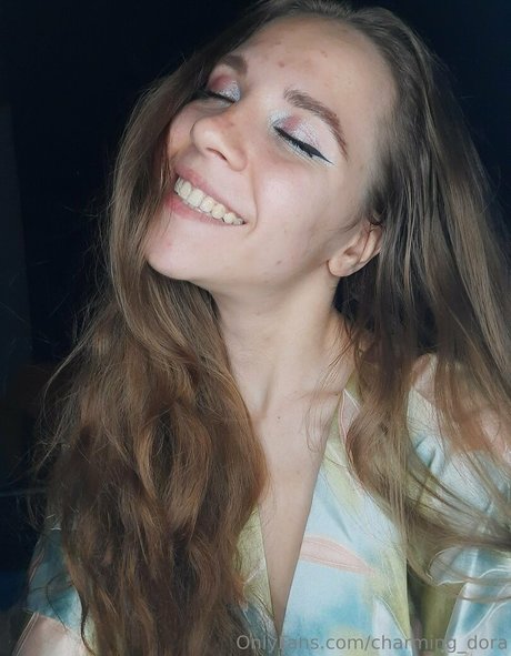 charming dora nackt kostenlose foto