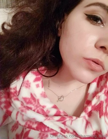 charming dora porno nackte foto