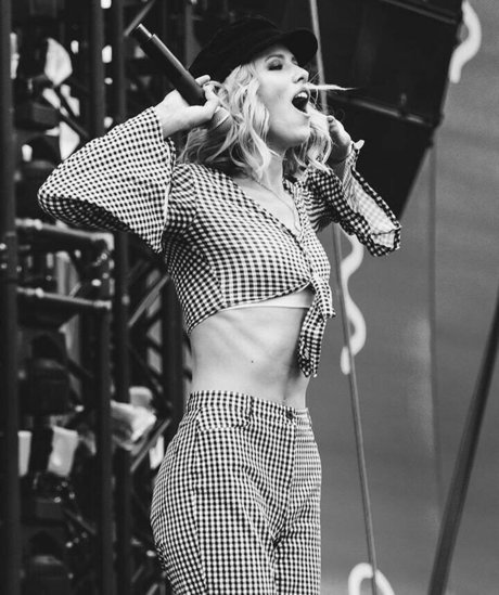 zierliche asiatische onlyfans xxx porno bild