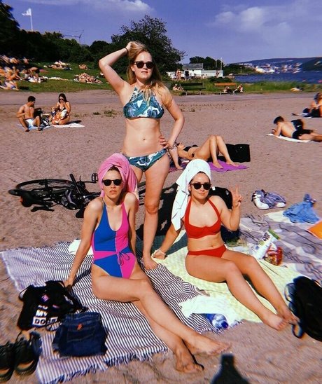 dünne blonde onlyfans beste heiße foto