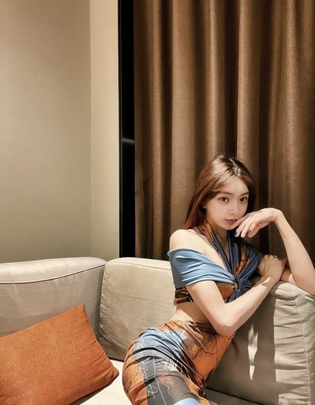 TS Xinxiaoxian_ akt pornostar archiv