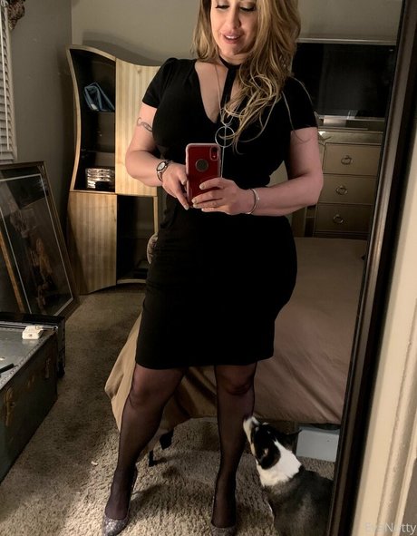 vollbusige brünette onlyfans kunst xxx foto