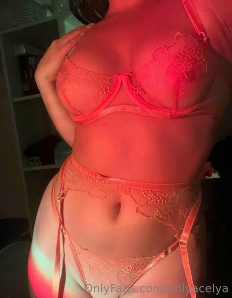 onlyacelya schöne foto