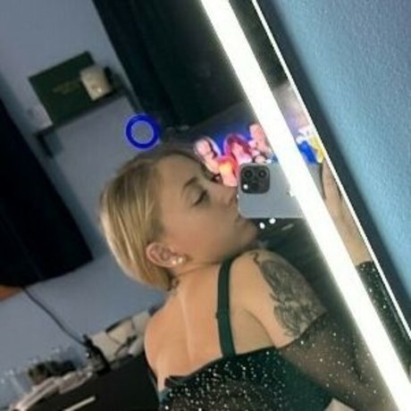 dreier asiatische onlyfans erwachsene erotische foto