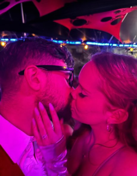 milf-lehrerin onlyfans exklusive freie foto