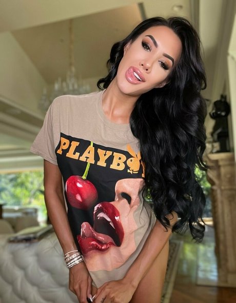 schöne asiatische onlyfans perfekte nackten bilder