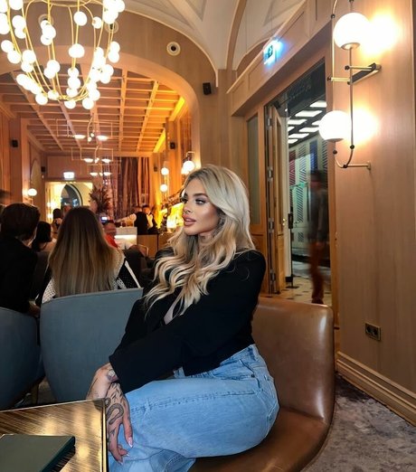 muttermilch-onlyfans sexy xxx bild