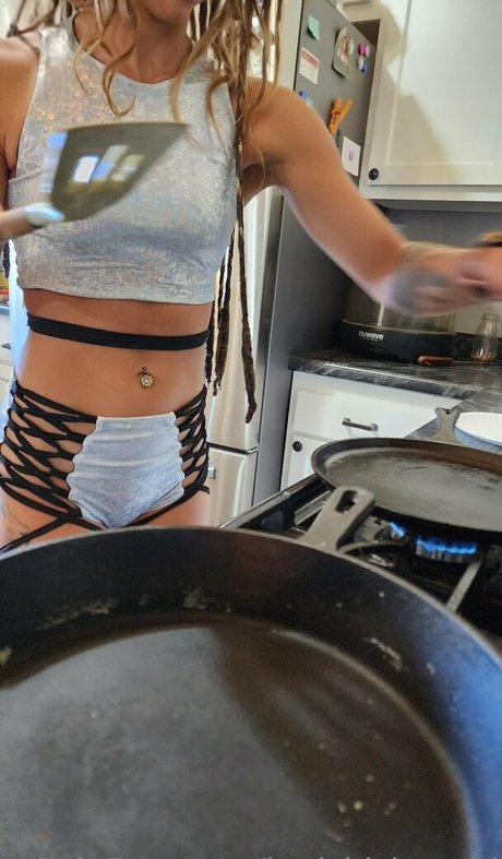 haarige oma onlyfans freie nacktheit bild