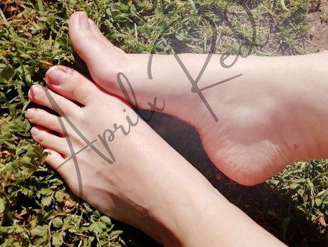 aprilxredfree model nackte galerien