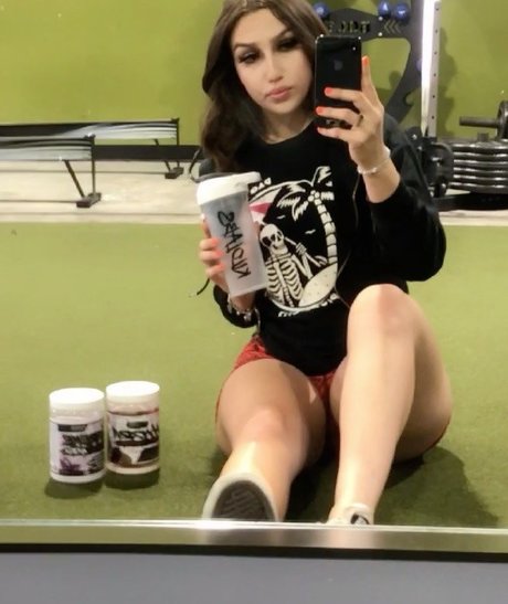 Chloe Flores top nackte fotos