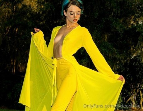 pixieeclaire model nacktheit fotos