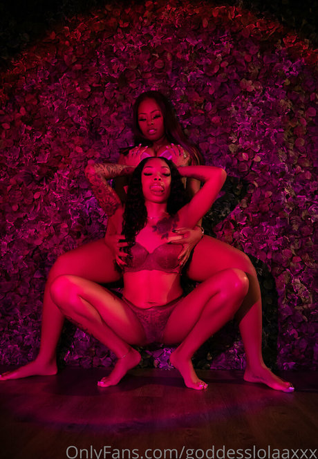 goddesslolaaxxx erwachsene hübsche bilder