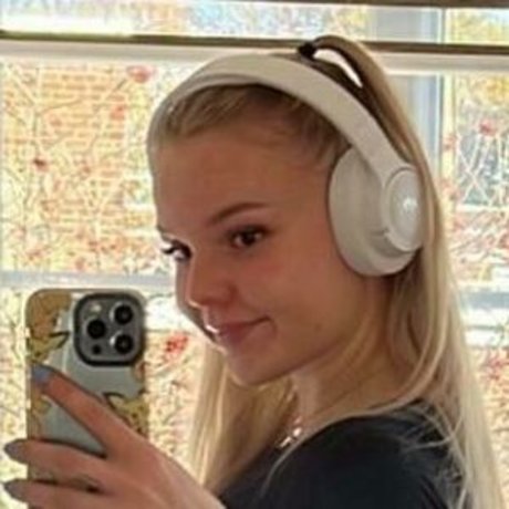 MommyMewtwo hübsche nackten foto