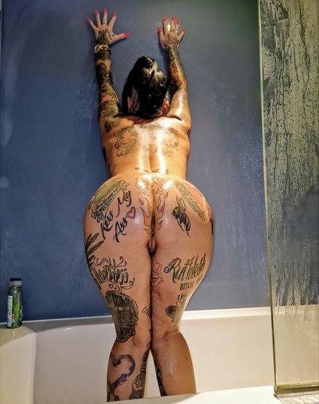 Louise Brereton model akt foto